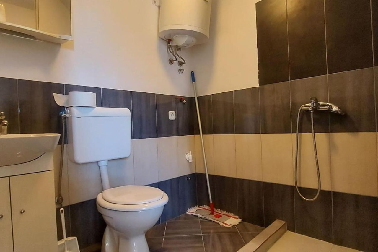 Lavita Zadar Luaran gambar